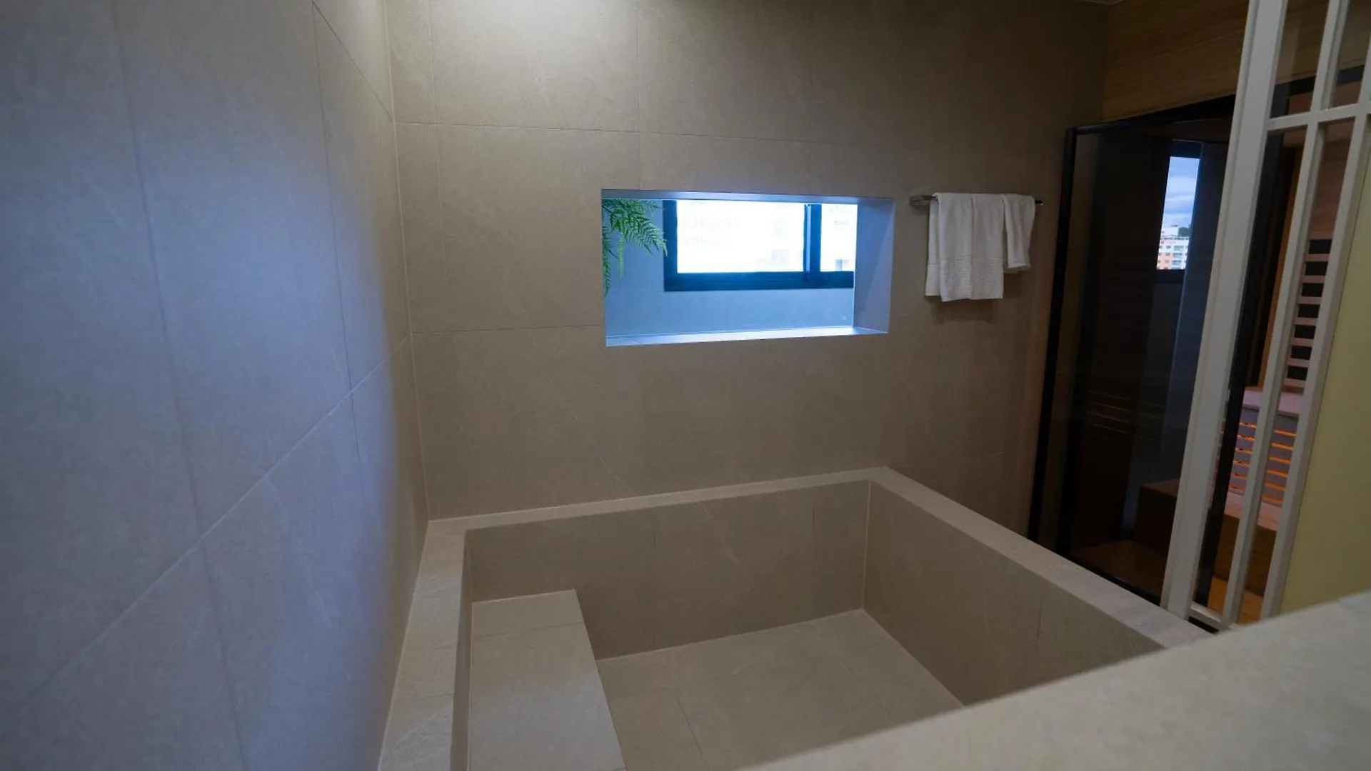 H Avenue Songjeong Hotel Busan 0*,  South Korea