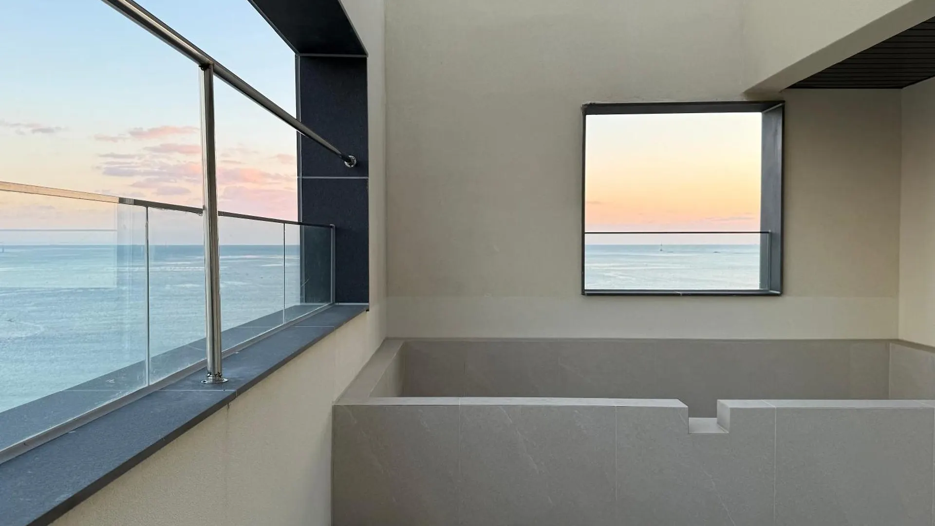 H Avenue Songjeong Hotel Busan 0*,